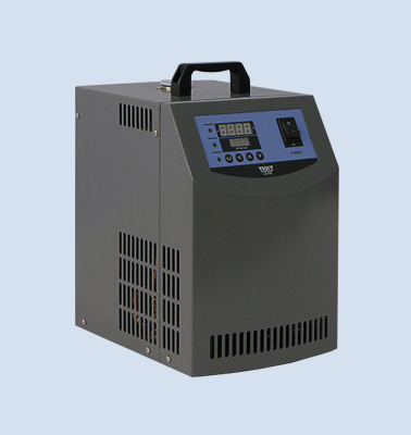 小型冷水機